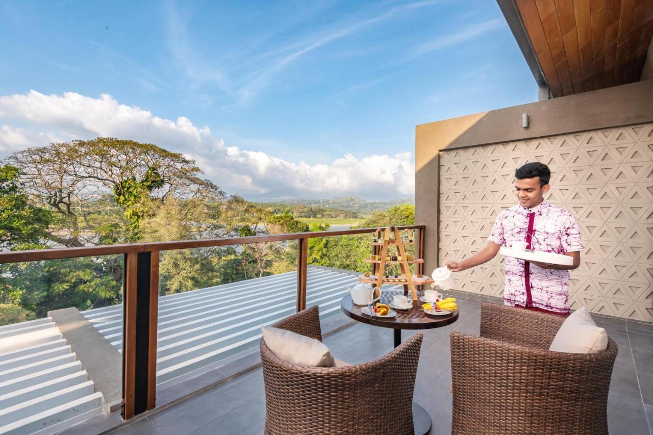 เจ็ทวิง แคนดี แกลลอรี่ Hotel แคนดี้ ภายนอก รูปภาพ
